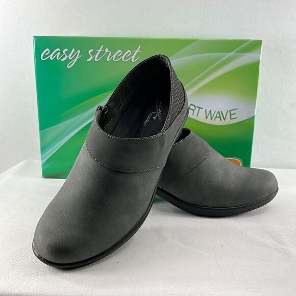 Easy Street Sal Gray/Gray Snake Ankle Bootie size 7.5 M - Picture 1 of 7